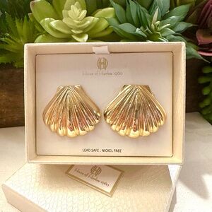 House of Harlow 1960 Clam On A Half Shell Earrings